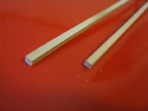 listwa sosnowa 3x3 mm-100cm