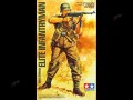 1-16-wwii-german-elite-infantryman-tamiya-36303VV.jpg